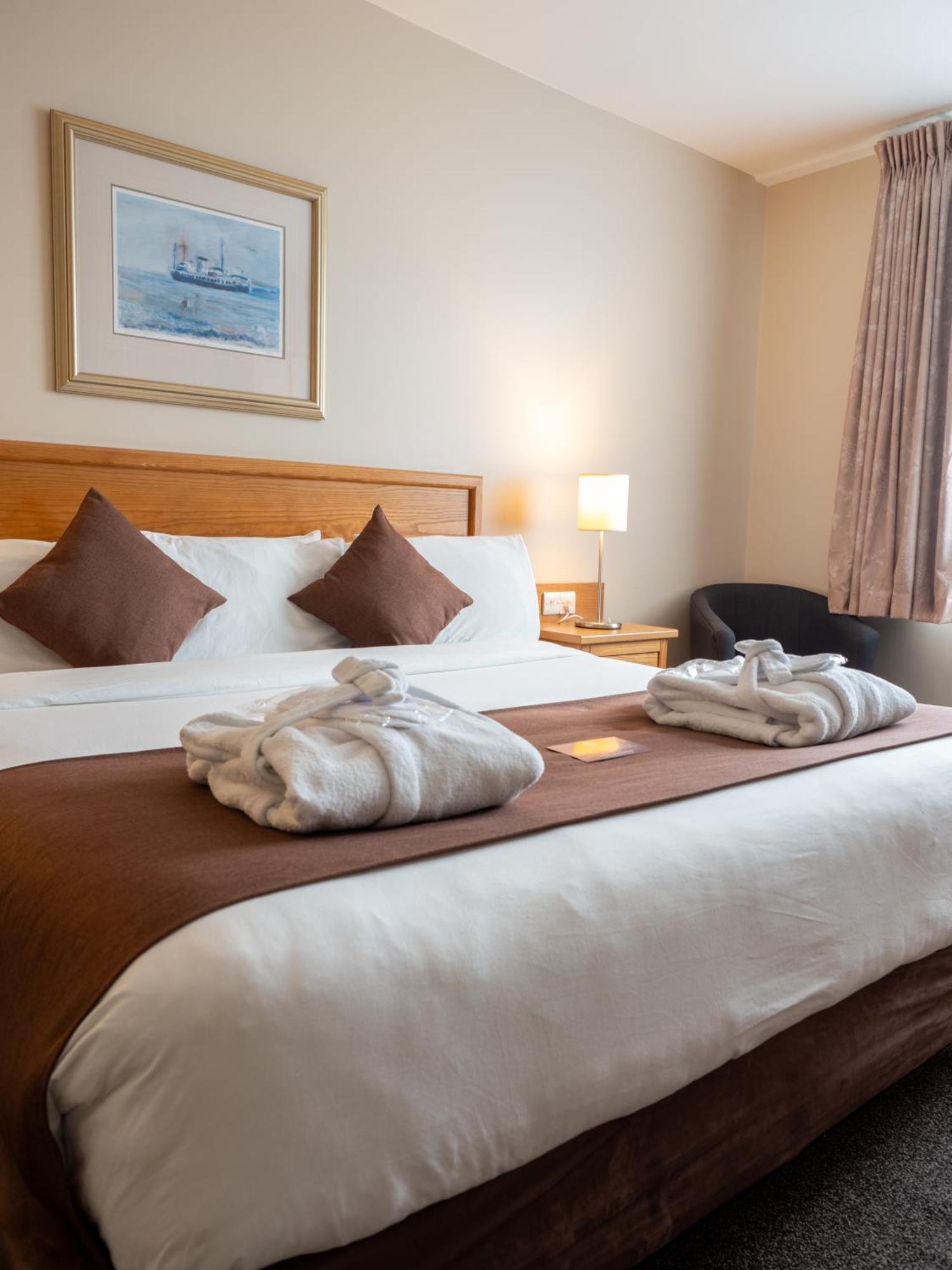 Future Inn Plymouth Bagian luar foto