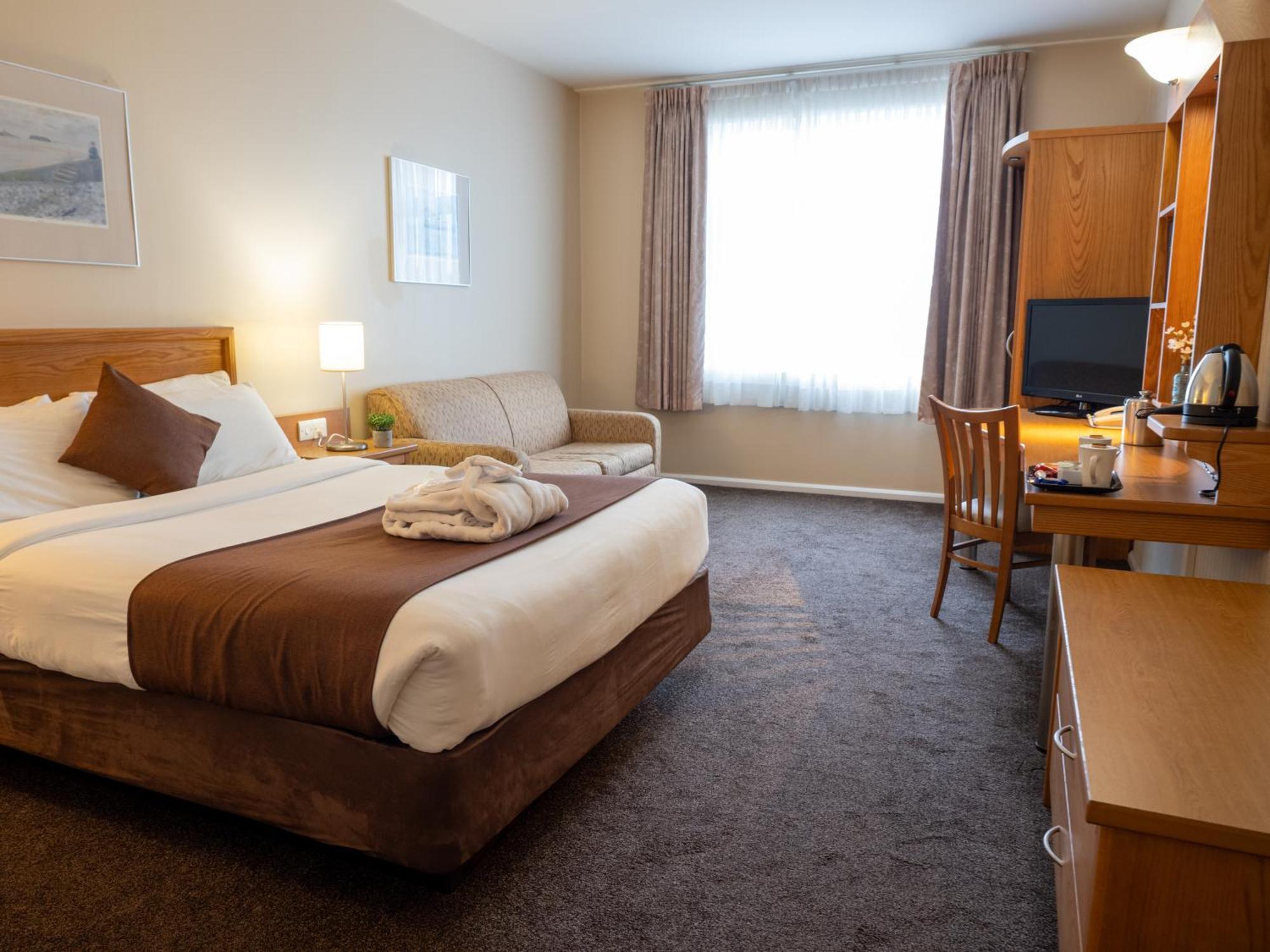 Future Inn Plymouth Bagian luar foto